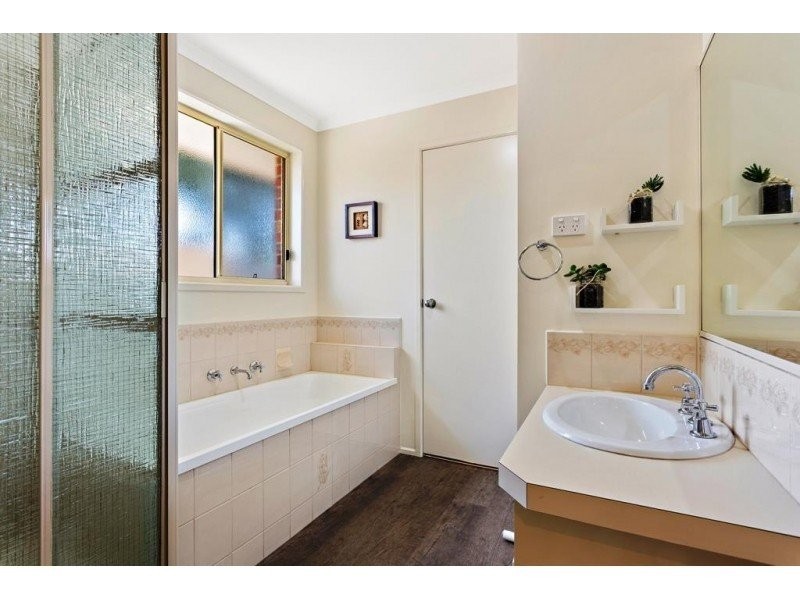 15 Alison Close, Pakenham VIC 3810