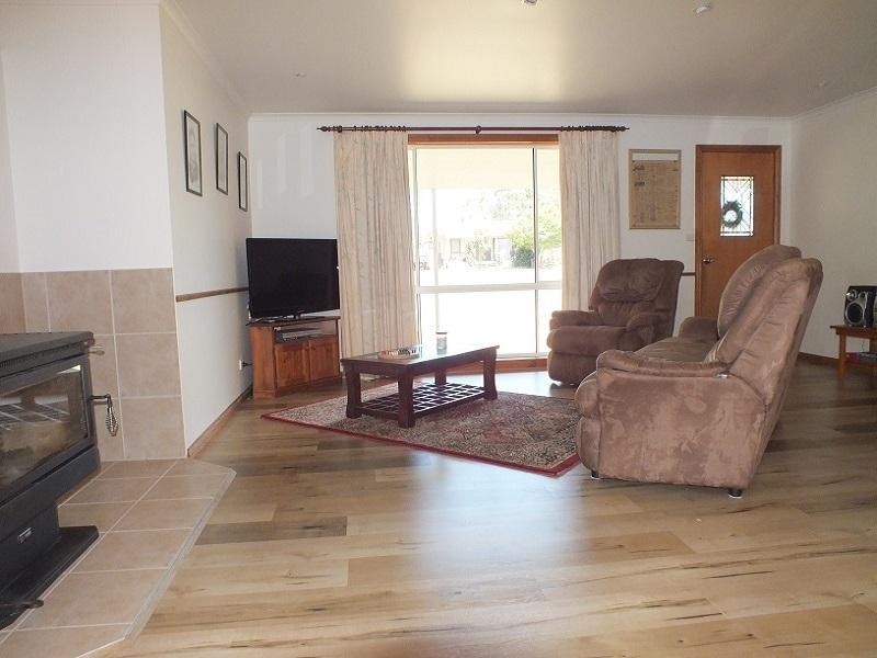 24 Scales Street, Penshurst VIC 3289