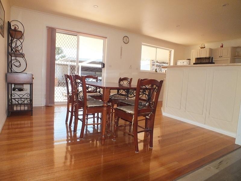 24 Scales Street, Penshurst VIC 3289