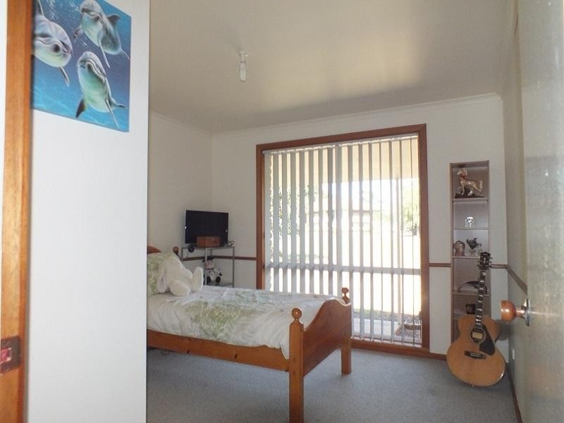 24 Scales Street, Penshurst VIC 3289