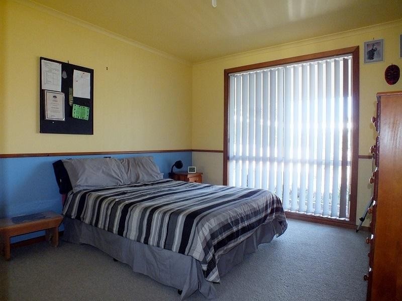 24 Scales Street, Penshurst VIC 3289