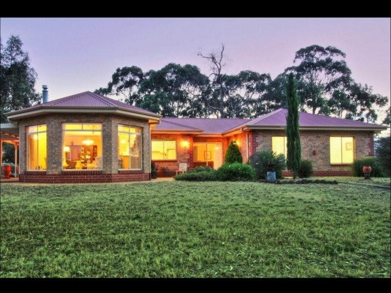 109 Pinjarra Drive, Lockwood South VIC 3551