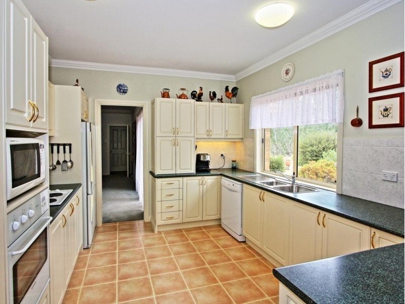 109 Pinjarra Drive, Lockwood South VIC 3551