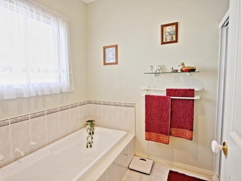 109 Pinjarra Drive, Lockwood South VIC 3551