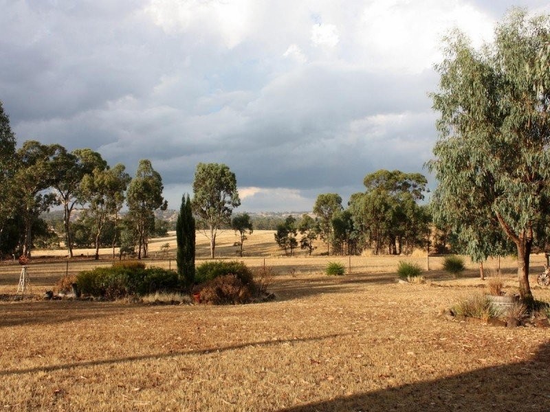 109 Pinjarra Drive, Lockwood South VIC 3551