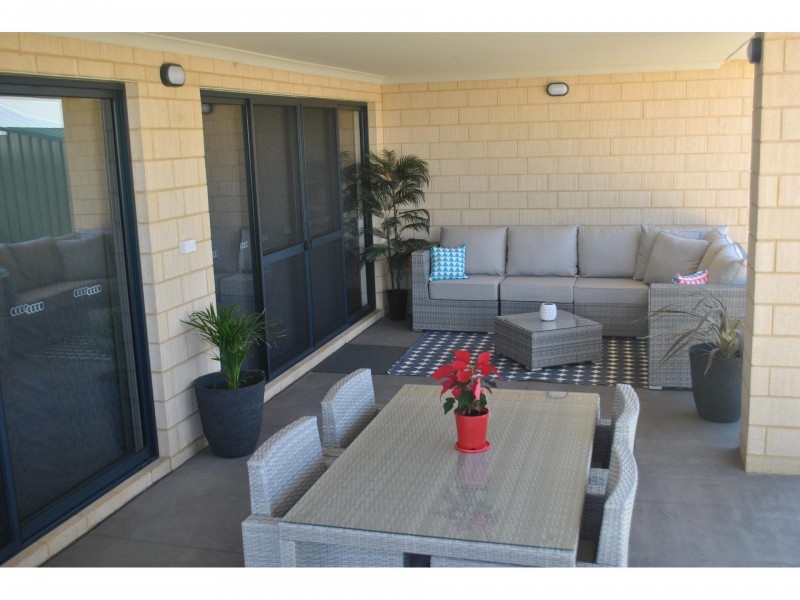 70 Weewar Circuit, South Yunderup WA 6208