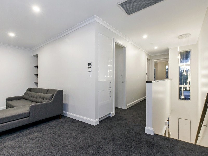 12 McLean Avenue, Grange SA 5022