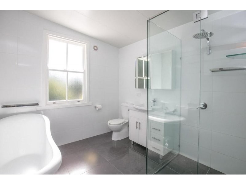 24 Nettleton Crescent, Moorooka QLD 4105