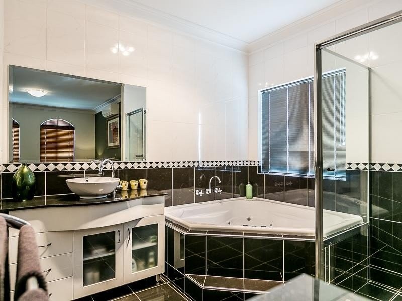 3 Firenze Loop, Landsdale WA 6065