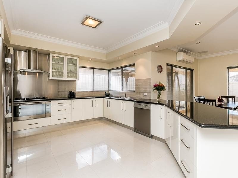 3 Firenze Loop, Landsdale WA 6065