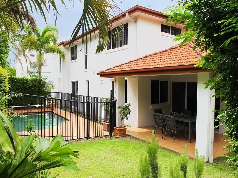 31 Virginia Avenue, Hawthorne QLD 4171
