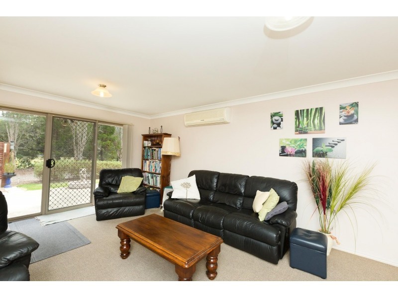 6 Peppermint Place, Old Bar NSW 2430