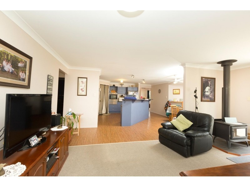 6 Peppermint Place, Old Bar NSW 2430