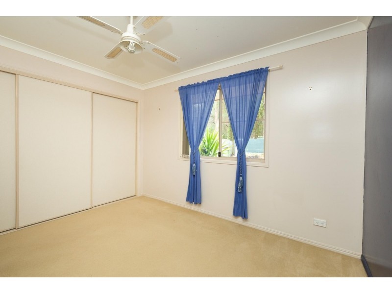 6 Peppermint Place, Old Bar NSW 2430