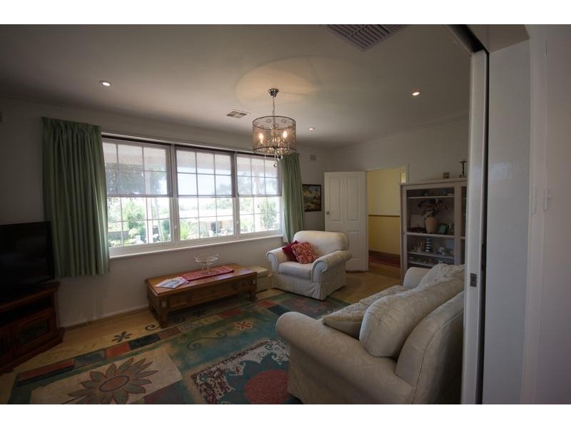 15 Lake View Crescent, Highbury SA 5089