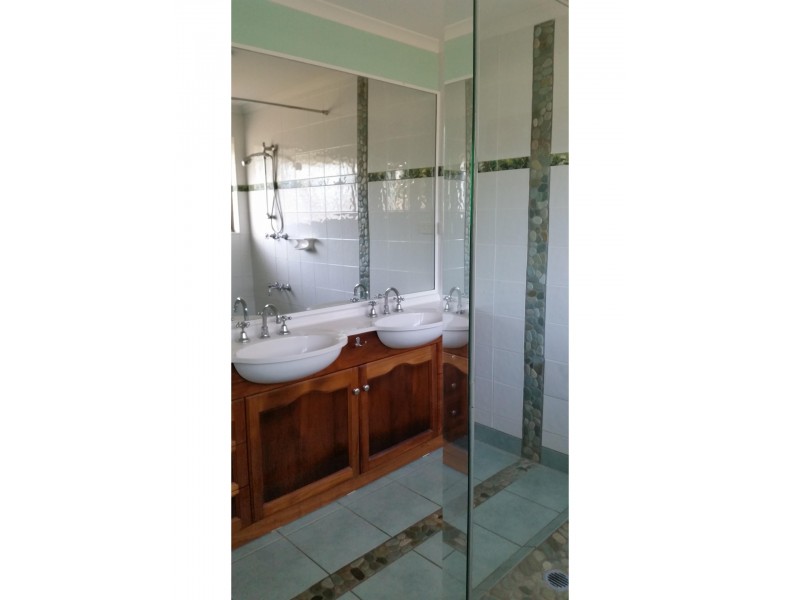 18 Chauvel Court, Boyne Island QLD 4680