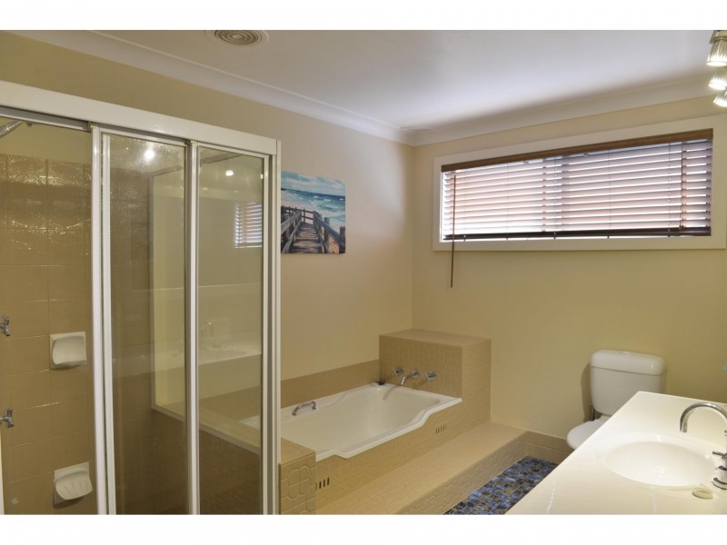 12 Ambleside Avenue, Mount Keira NSW 2500