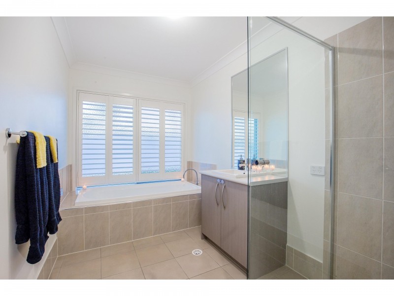 38 Picnic Creek Drive, Coomera QLD 4209