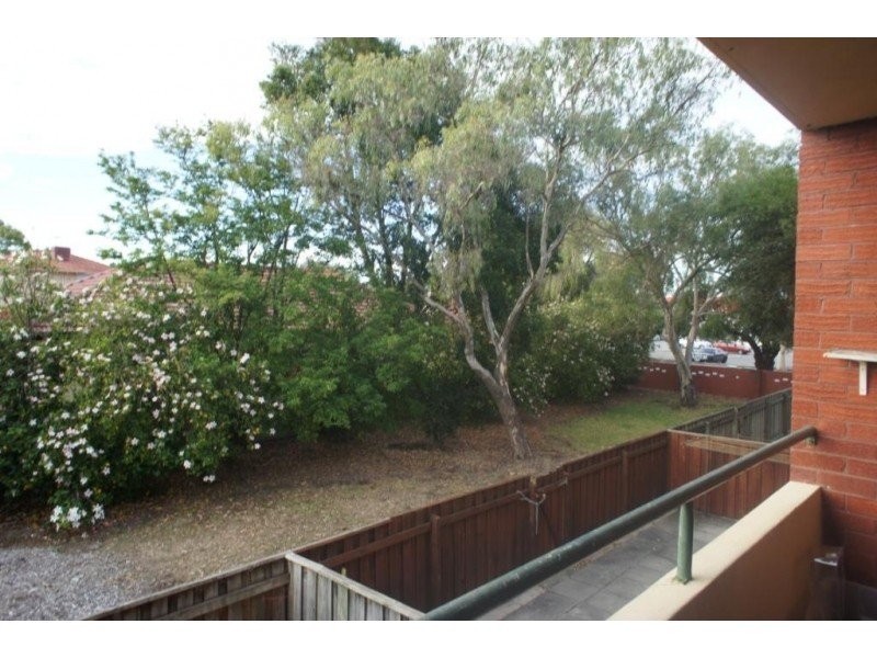 10/8 Wood Street, Inglewood WA 6052
