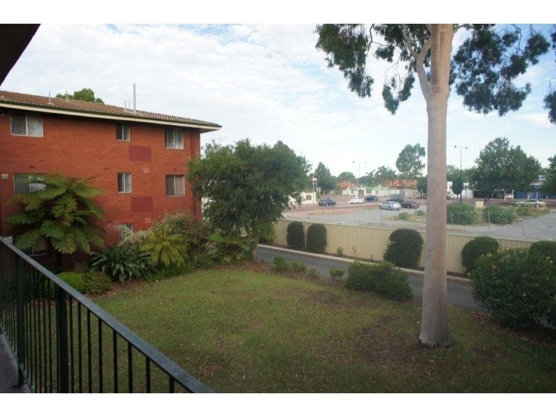 10/8 Wood Street, Inglewood WA 6052