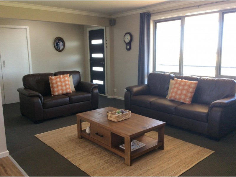 32 Ibbs Lane, Grassmere VIC 3281