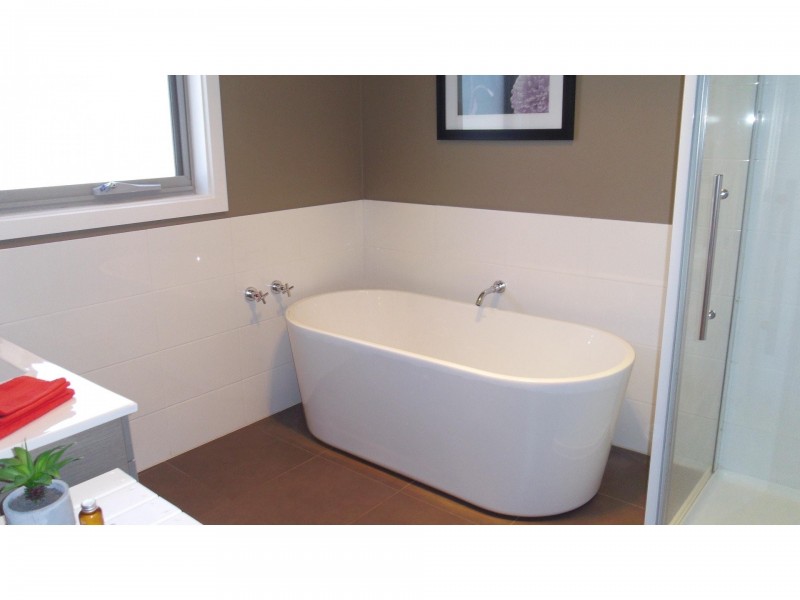 32 Ibbs Lane, Grassmere VIC 3281