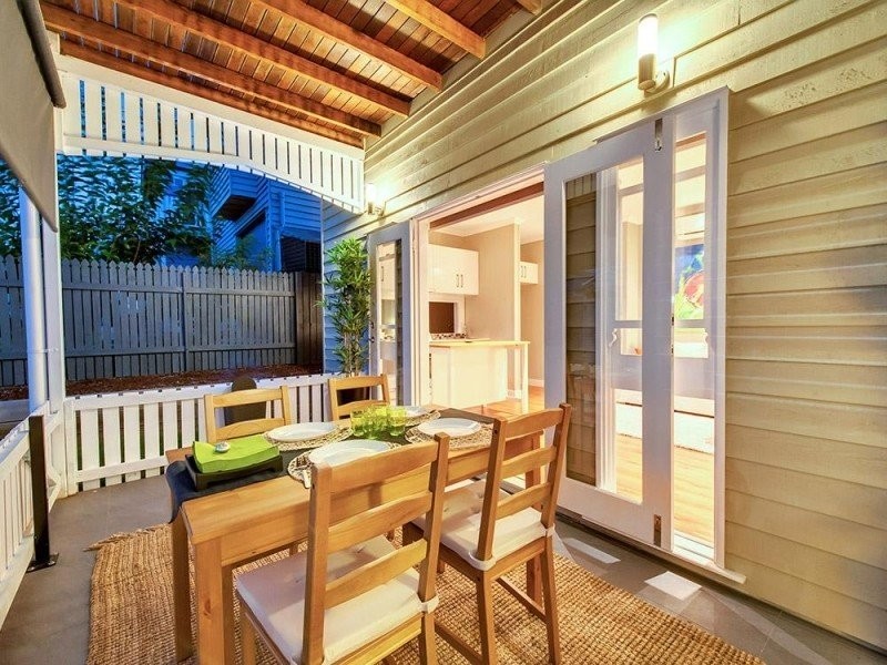 7A St Leonards Street, Coorparoo QLD 4151