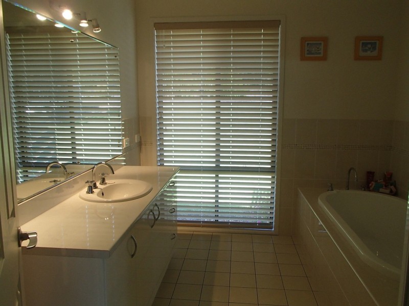 2 Callistemon Court, Tura Beach NSW 2548