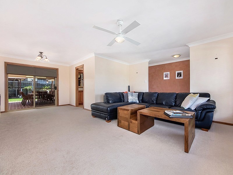 9 Bridle Road, Currans Hill NSW 2567