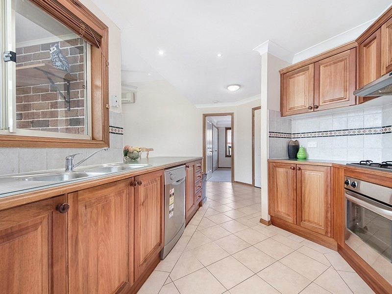 9 Bridle Road, Currans Hill NSW 2567