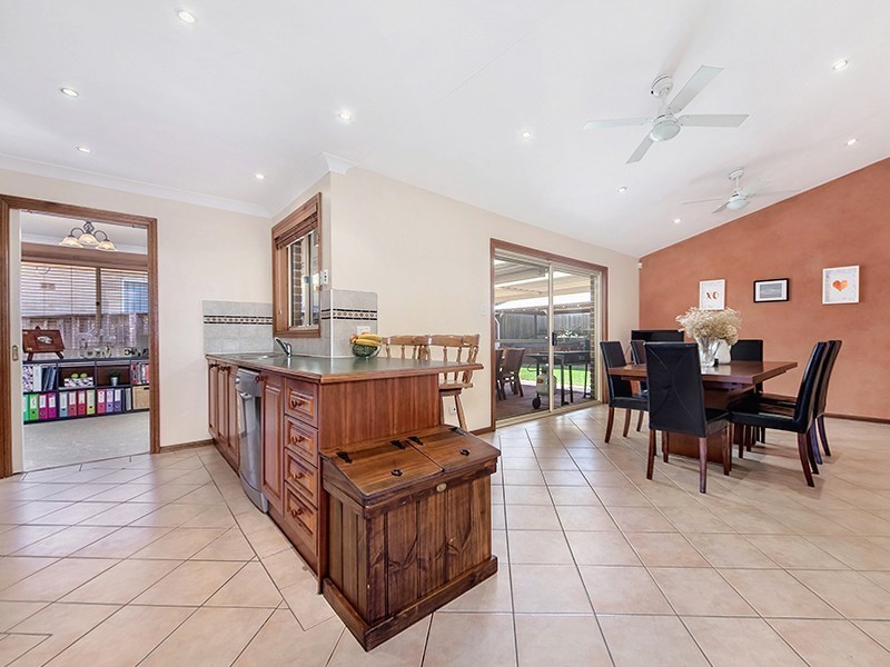 9 Bridle Road, Currans Hill NSW 2567
