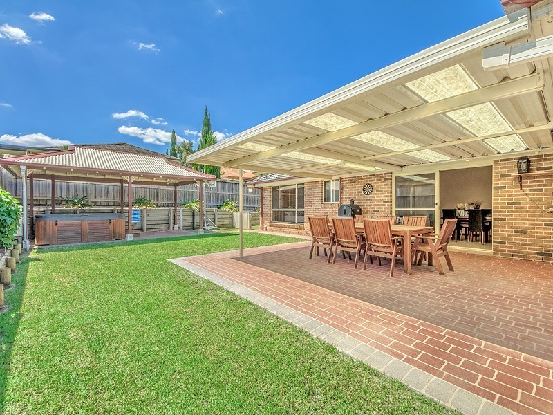 9 Bridle Road, Currans Hill NSW 2567