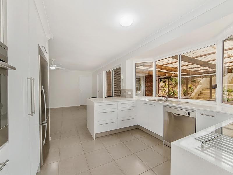 12 Kennedy Place, Albany Creek QLD 4035