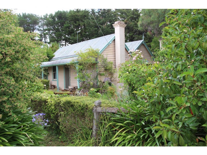 10 Perrins Street, Daylesford VIC 3460