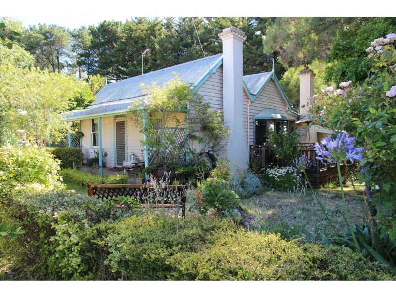 10 Perrins Street, Daylesford VIC 3460
