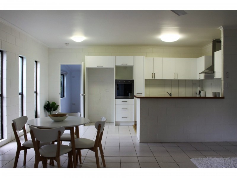 16 Lenora Close, Woree QLD 4868