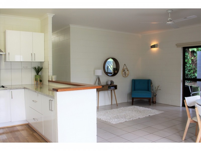 16 Lenora Close, Woree QLD 4868