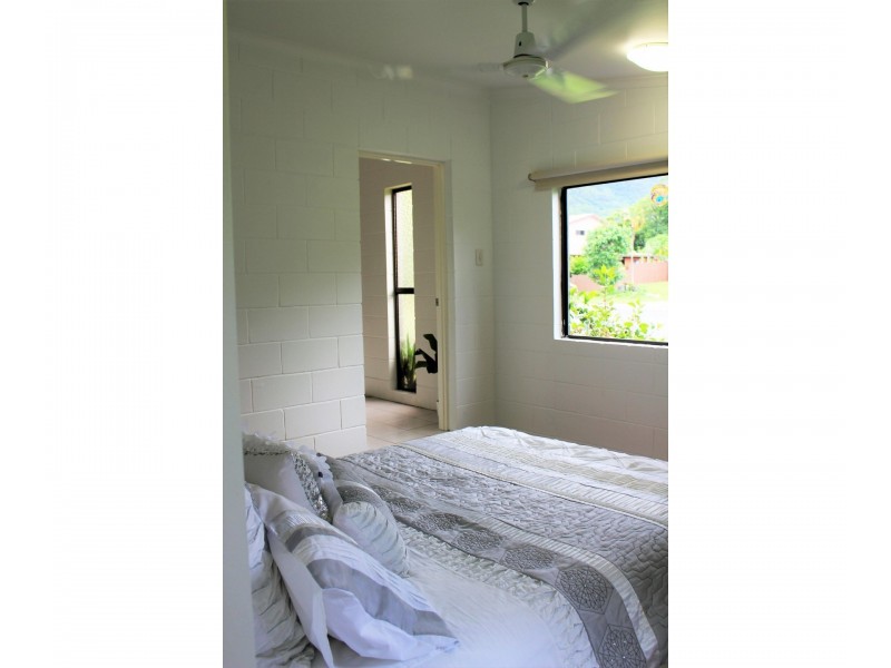 16 Lenora Close, Woree QLD 4868