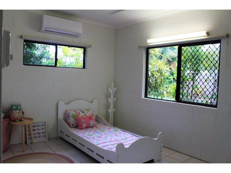 16 Lenora Close, Woree QLD 4868