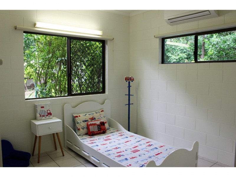 16 Lenora Close, Woree QLD 4868