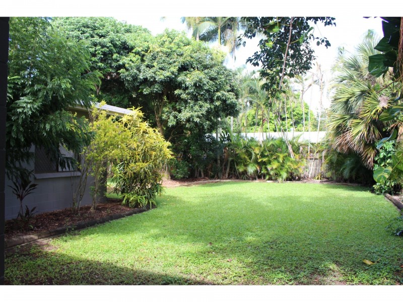 16 Lenora Close, Woree QLD 4868