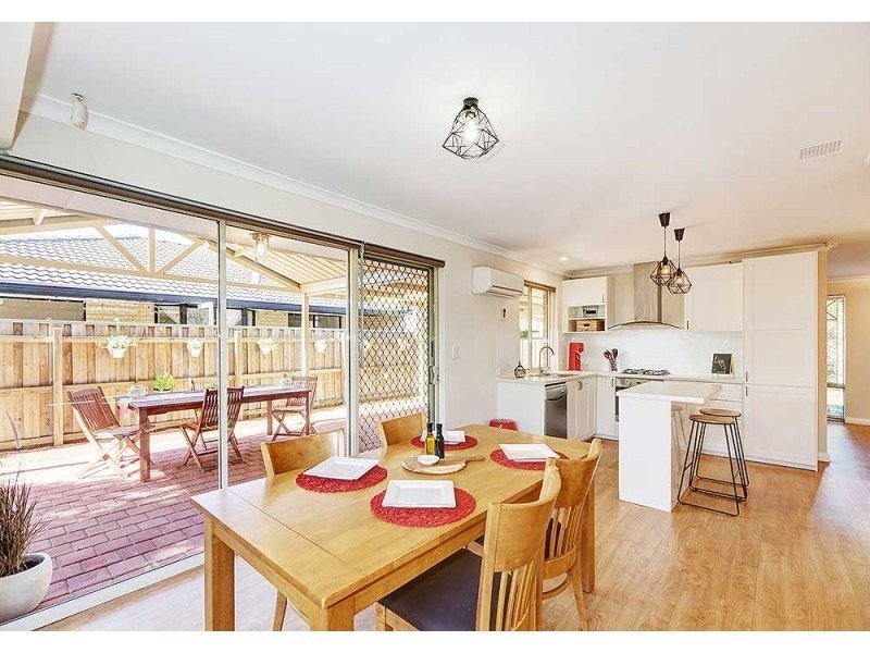 5 Woodhouse Circuit, Canning Vale WA 6155