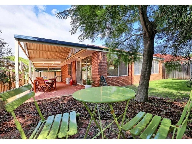 5 Woodhouse Circuit, Canning Vale WA 6155