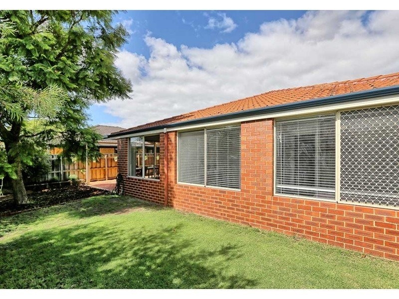 5 Woodhouse Circuit, Canning Vale WA 6155