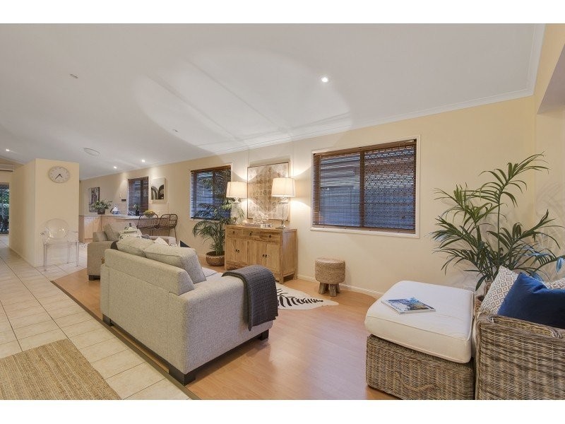 6 Strong Avenue, Graceville QLD 4075