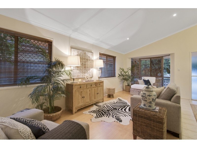 6 Strong Avenue, Graceville QLD 4075