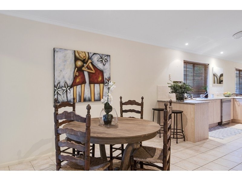 6 Strong Avenue, Graceville QLD 4075