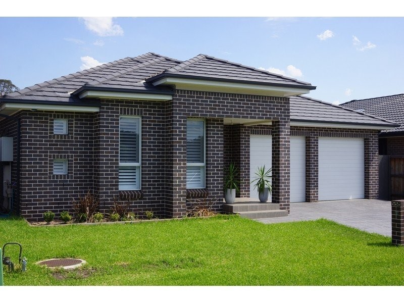 7 Brinsmead Avenue, Middleton Grange NSW 2171