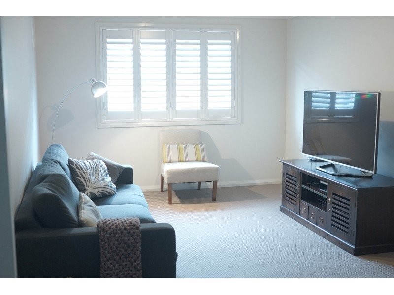 7 Brinsmead Avenue, Middleton Grange NSW 2171