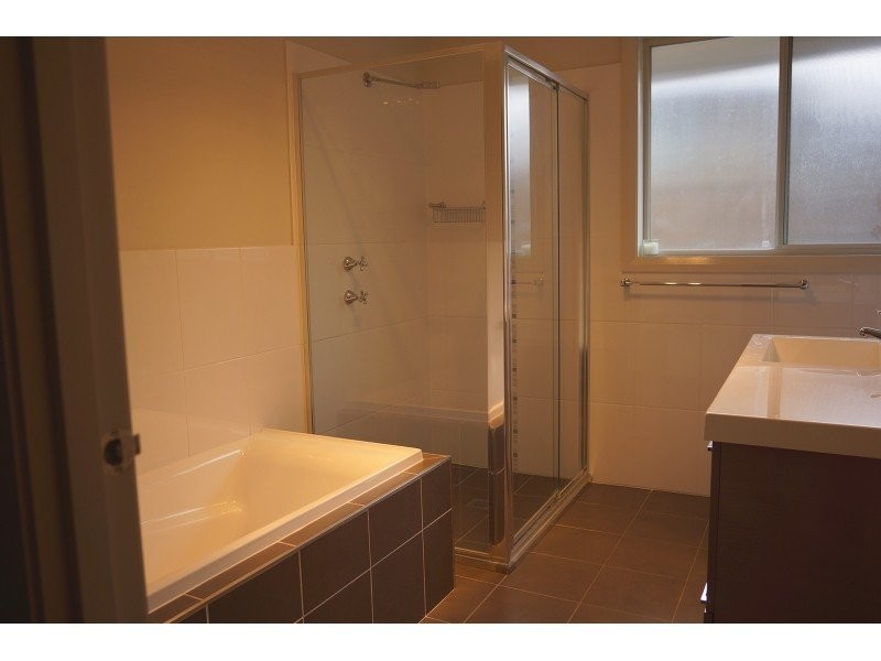 7 Brinsmead Avenue, Middleton Grange NSW 2171